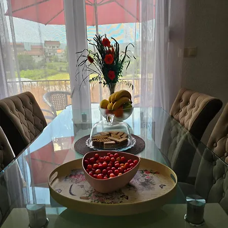 Apartment On The Way *